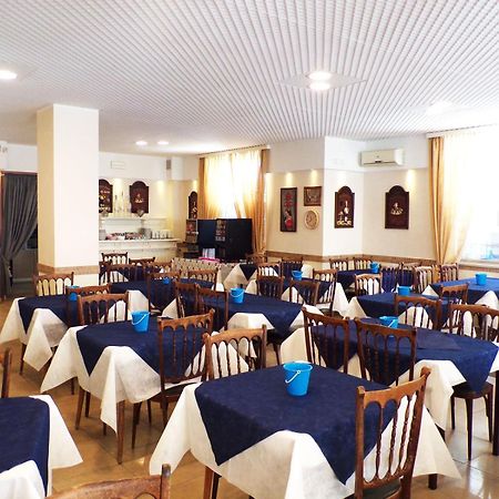Hotel Graziella Mare Римини Екстериор снимка