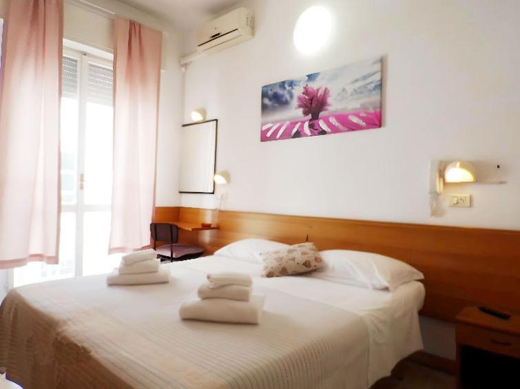 Hotel Graziella Mare Римини Екстериор снимка