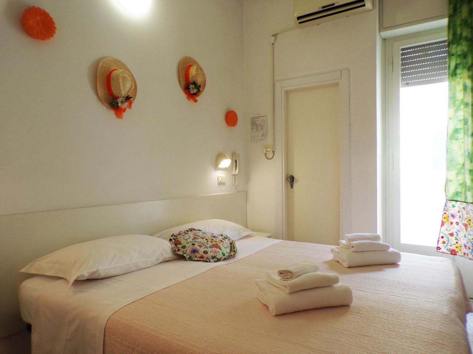Hotel Graziella Mare Римини Екстериор снимка