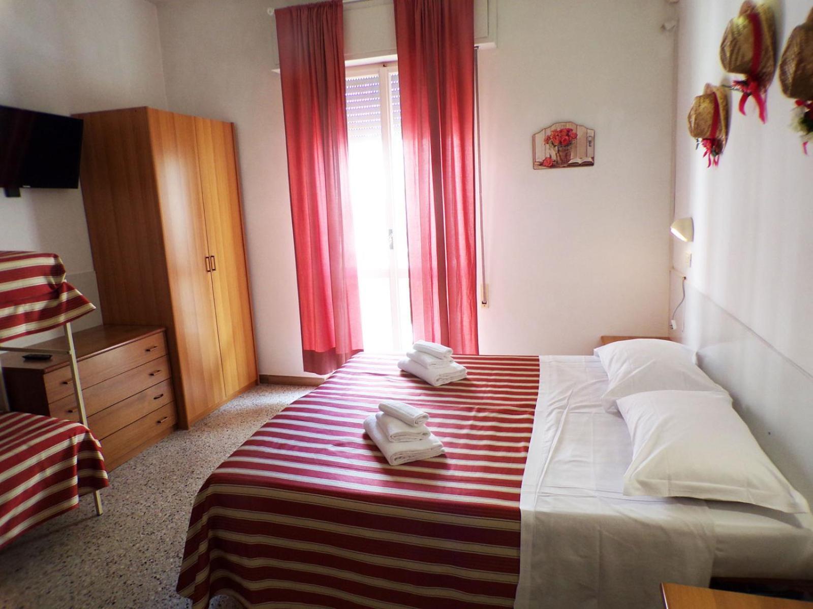 Hotel Graziella Mare Римини Екстериор снимка